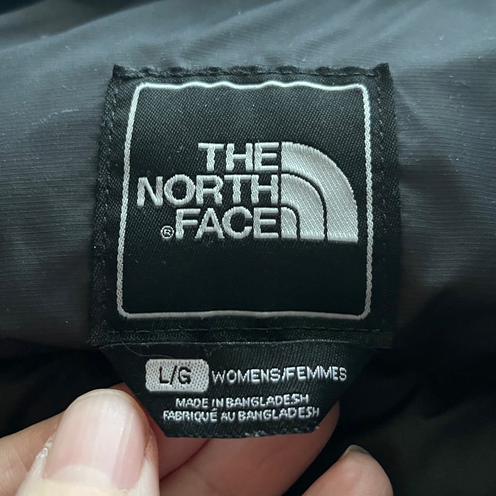 The North Face Black Women's 1996 Retro Nuptse Quilted 700 Down Vest - Picture 10 of 12
